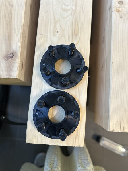 Set flanse distantiere BMW 5x112 cu ghidaj centrare + prezoane incluse